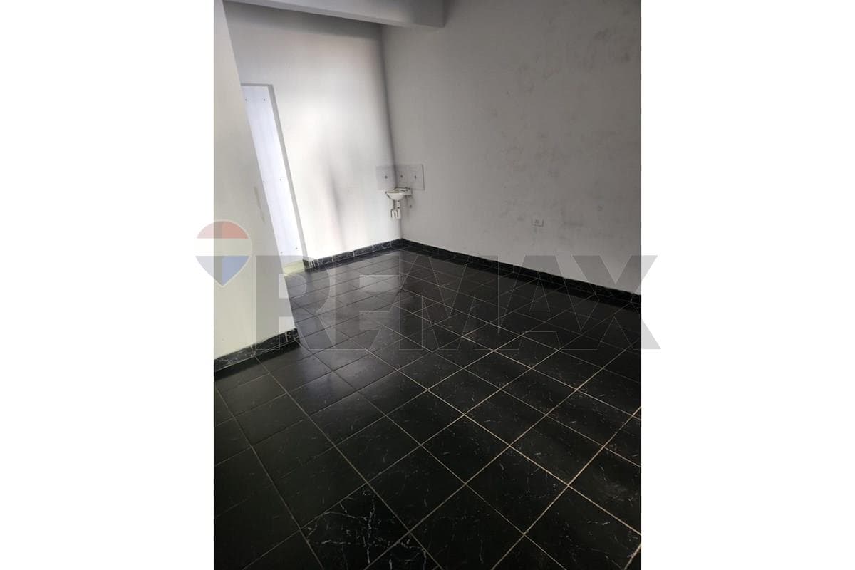 Salon comercial en Fernando de la Mora, foto 2