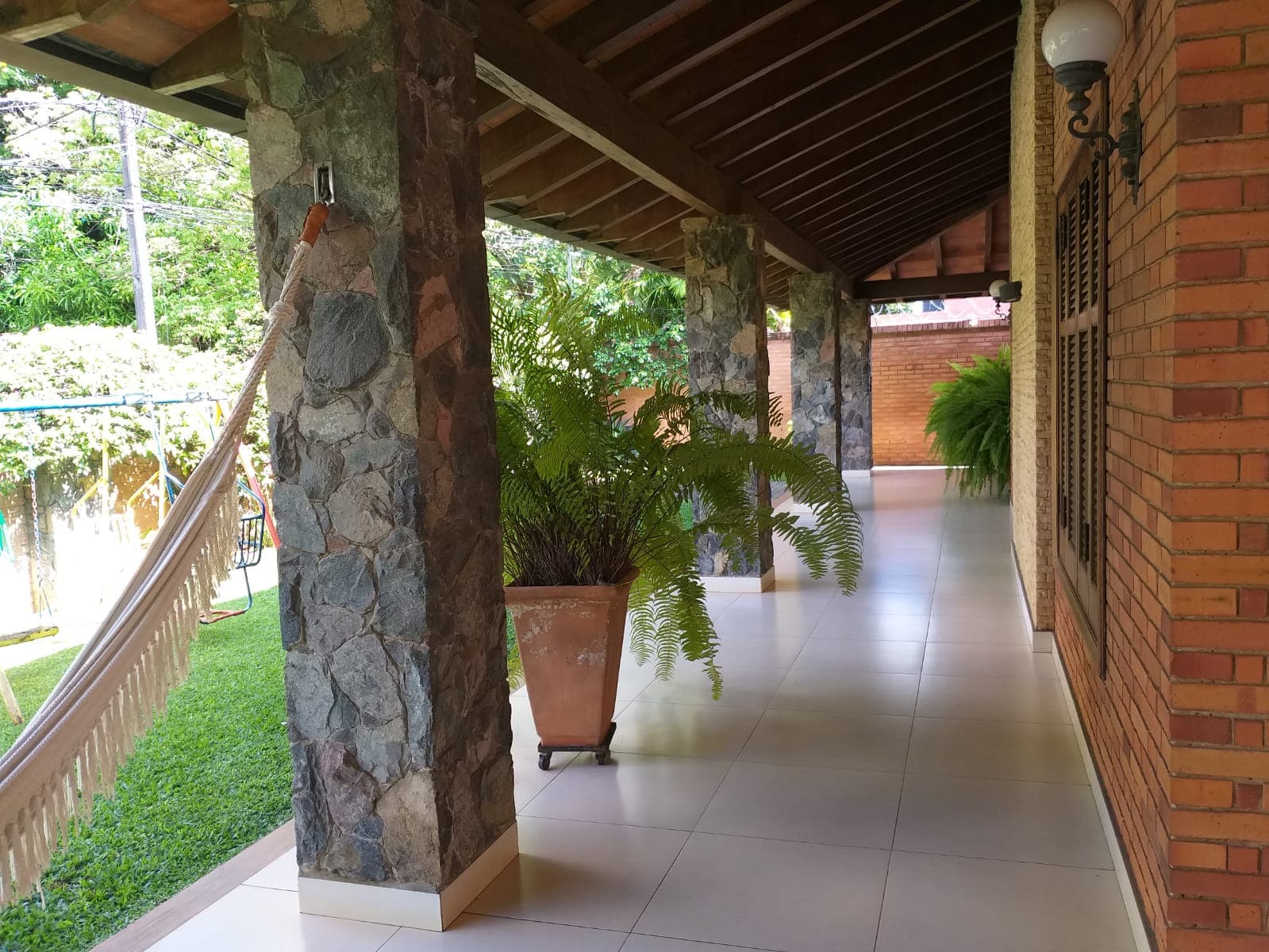 Linda Residencia en Alquiler en Asunción - Mariscal Estigarribia — foto 2