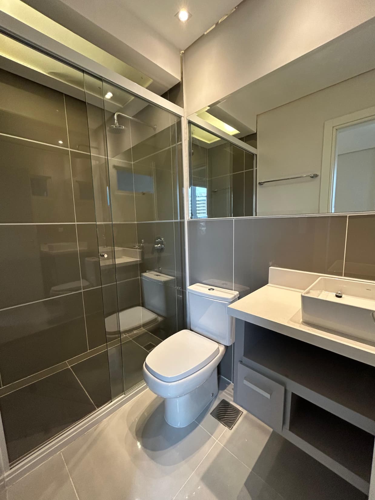Alquilo penthouse barrio mburucuya