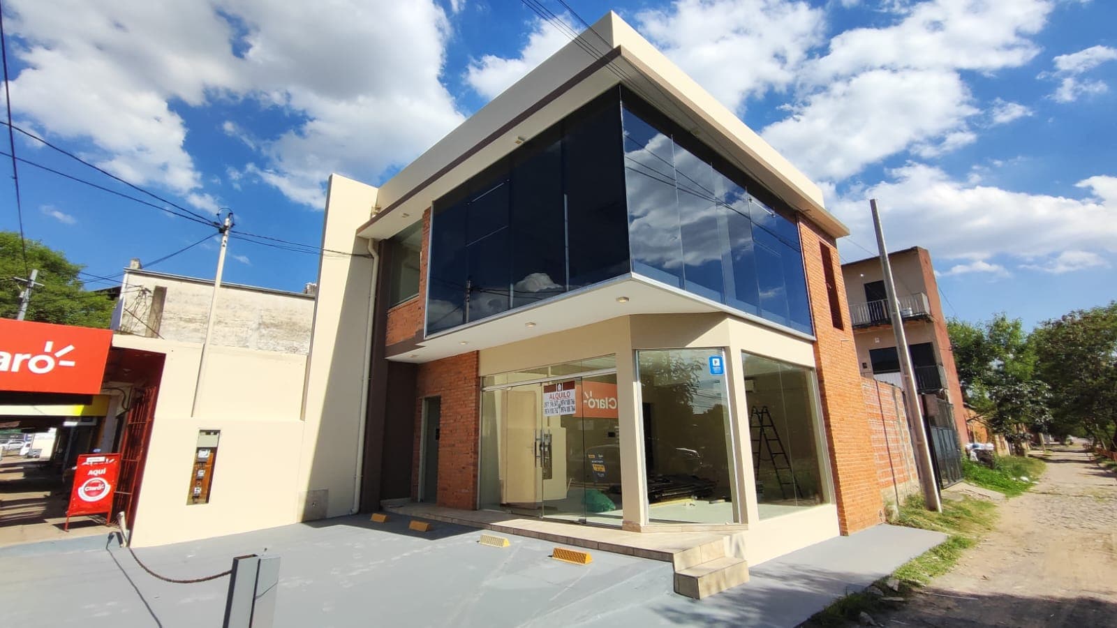 Salón Comercial a una cuadra de la Transchaco, foto 1
