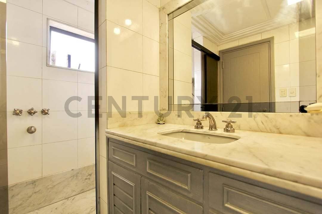 Exclusivo Departamento a la venta en el Prestigioso Edificio Las Carmelitas, foto 3