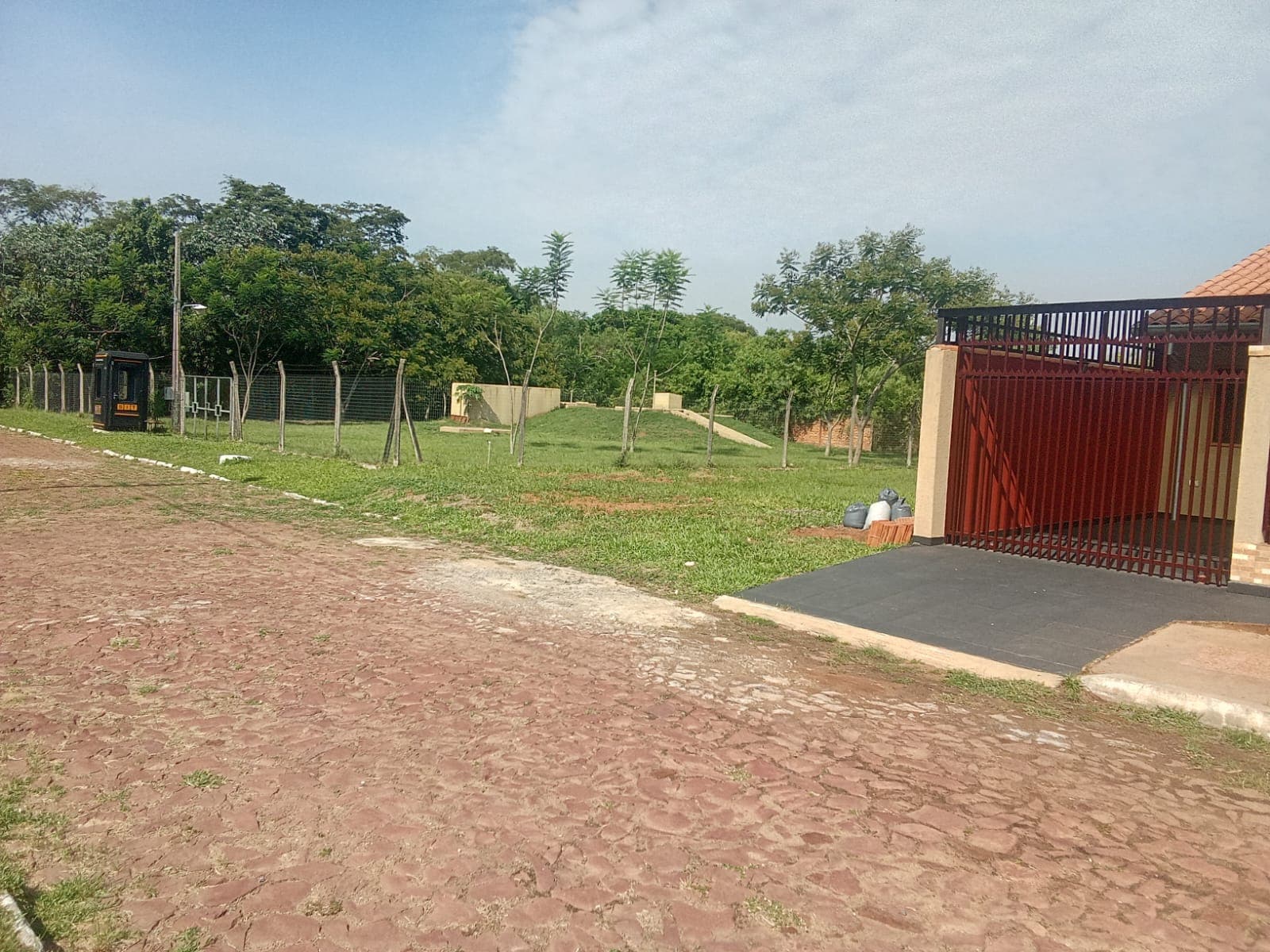 Casa en barrio cerrado ytororo, foto 2