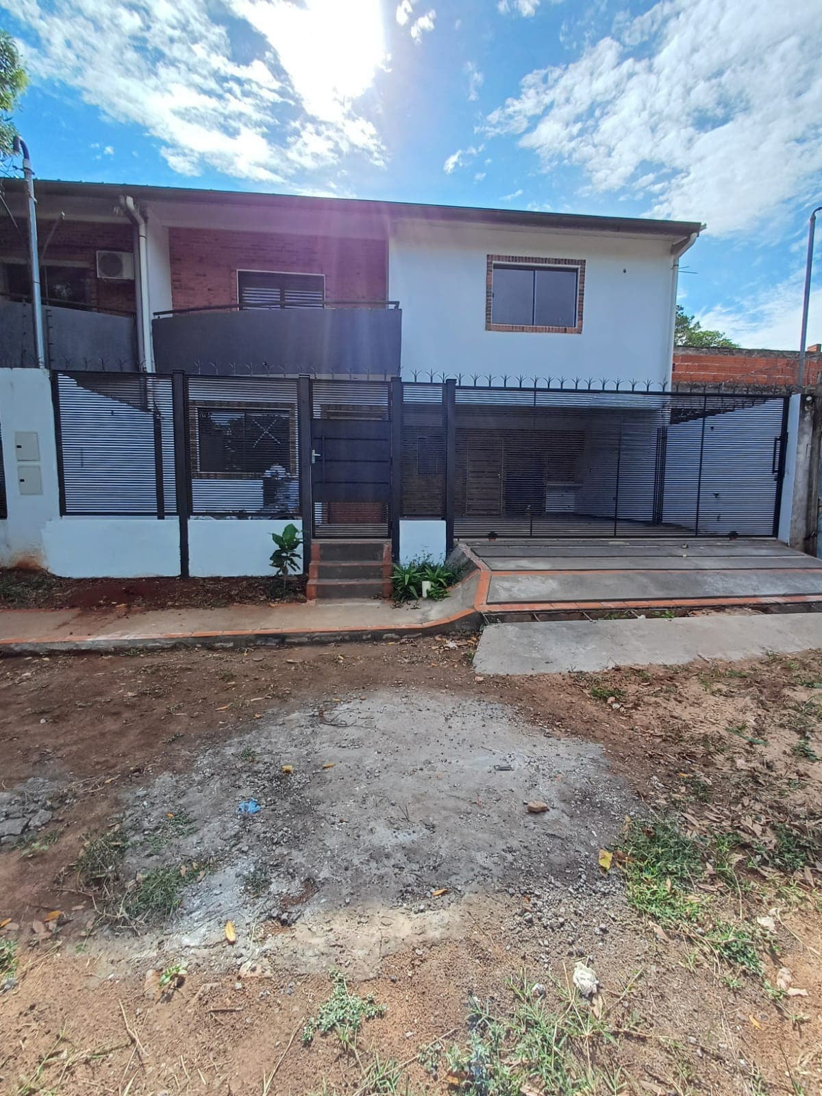 Alquilo duplex Mariano Roque Alonso, loma pyta