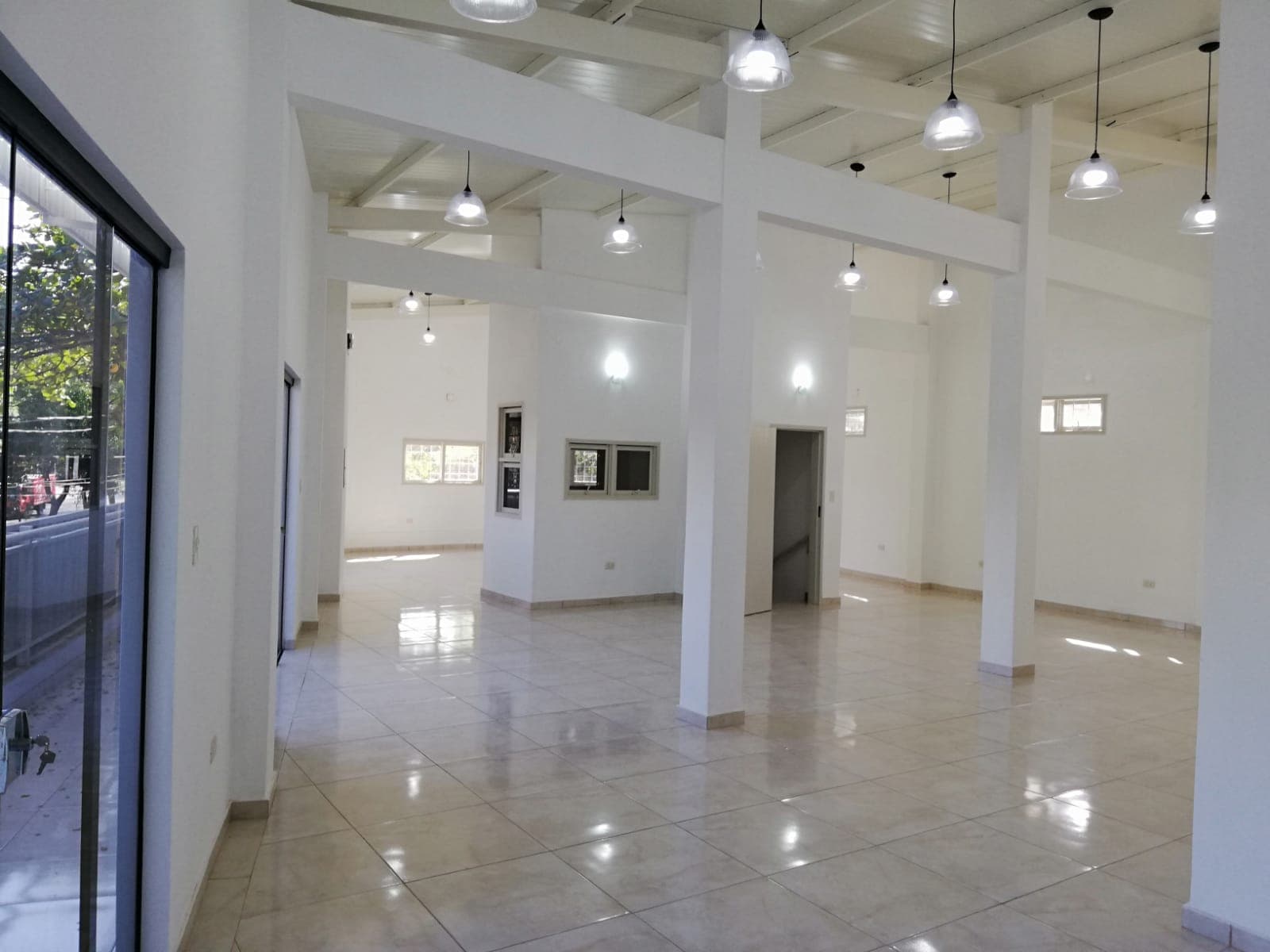 Amplio salón p/ oficinas sobre avda. Fdo. De la mora en Asunción, foto 4