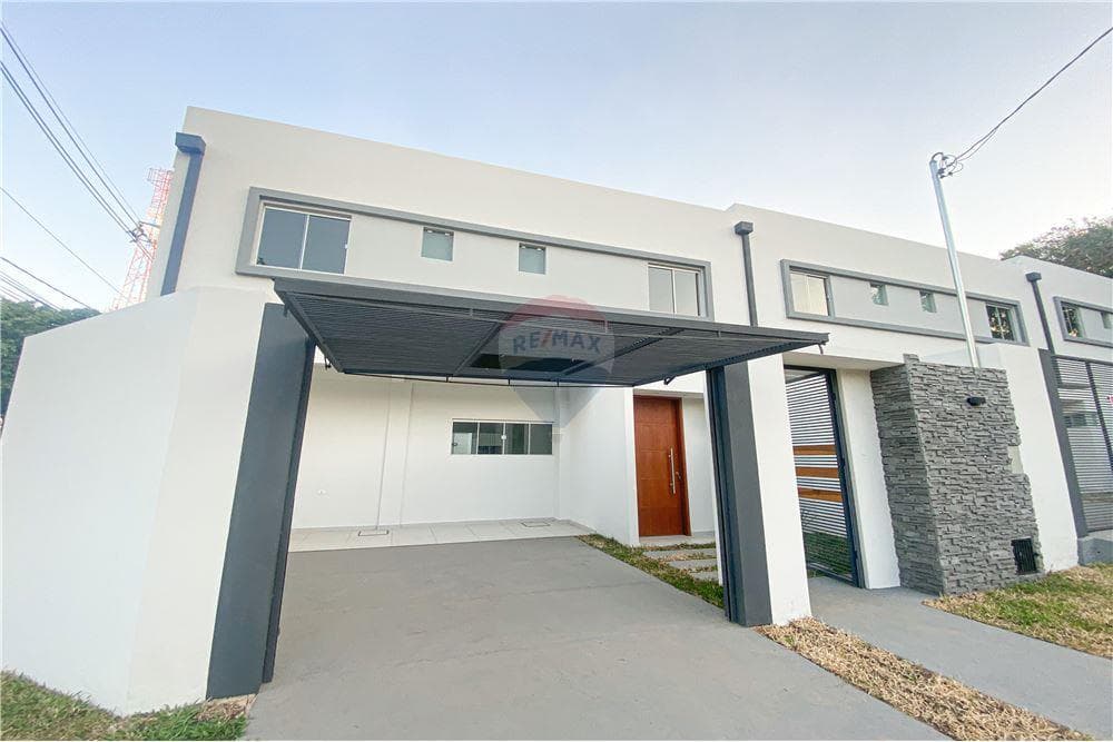 En venta duplex con patio zona super 6 laurelty