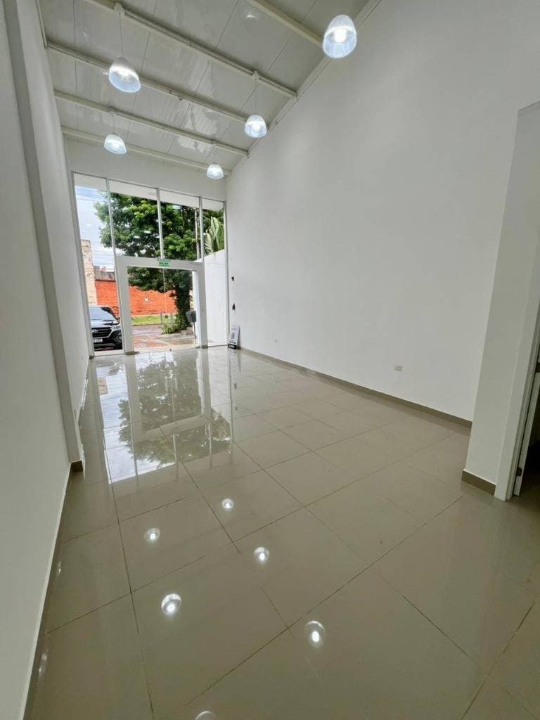Local comercial en alquiler – Fernando de la Mora, foto 3