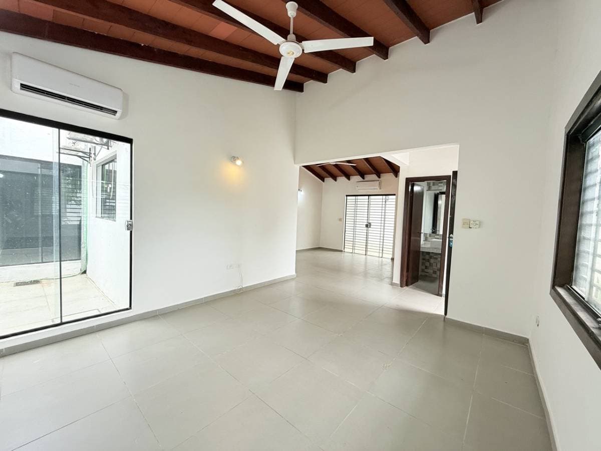 En venta casa en esquina a una cuadra de Américo Picco, foto 3