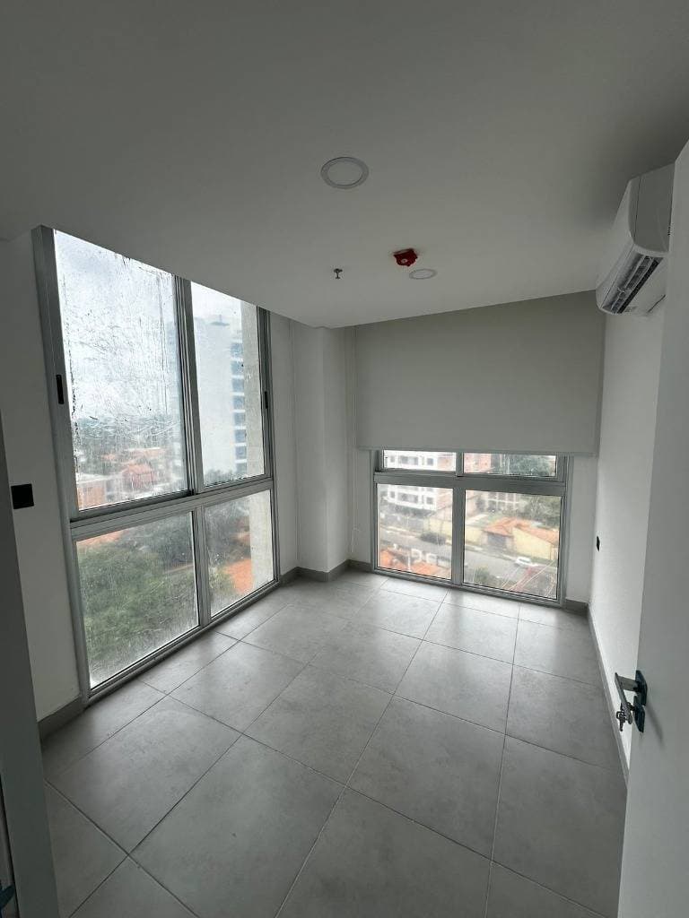 En Alquiler Departamento a estrenar en Ycua sati - Zona paseo la galeria, foto 2