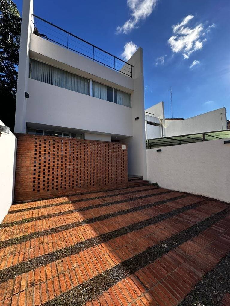 Alquilo duplex con piscina en Trinidad