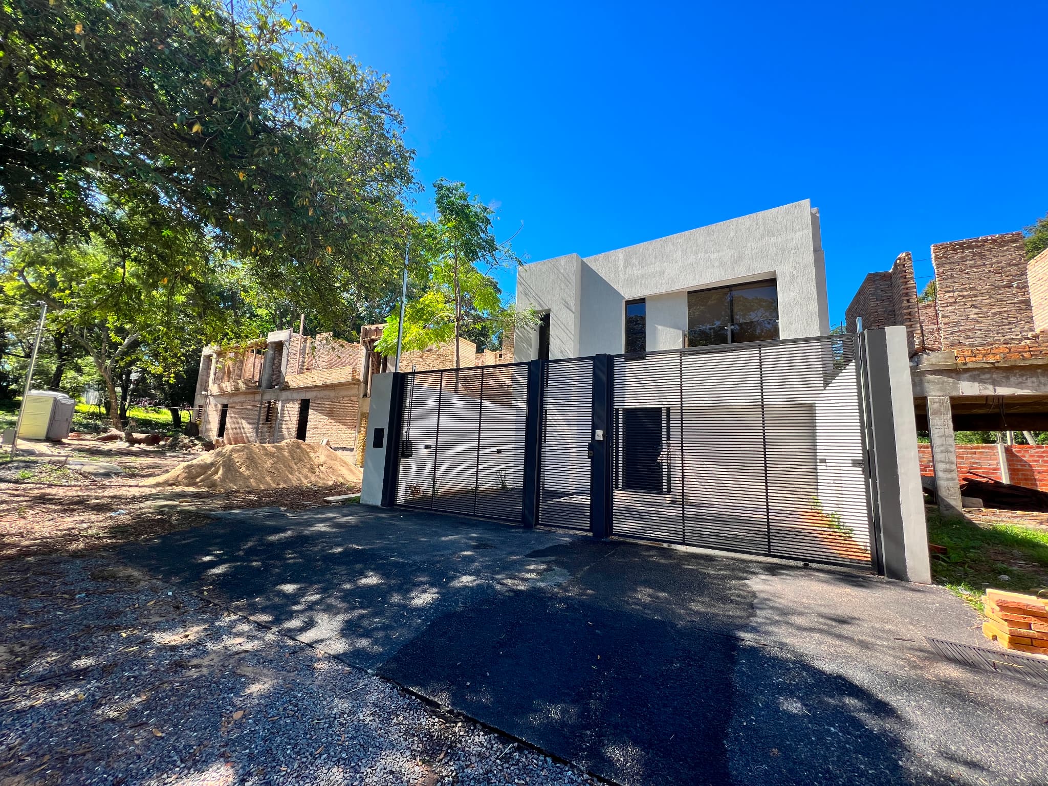 Duplex En Zona Yacht Lambaré — foto 2