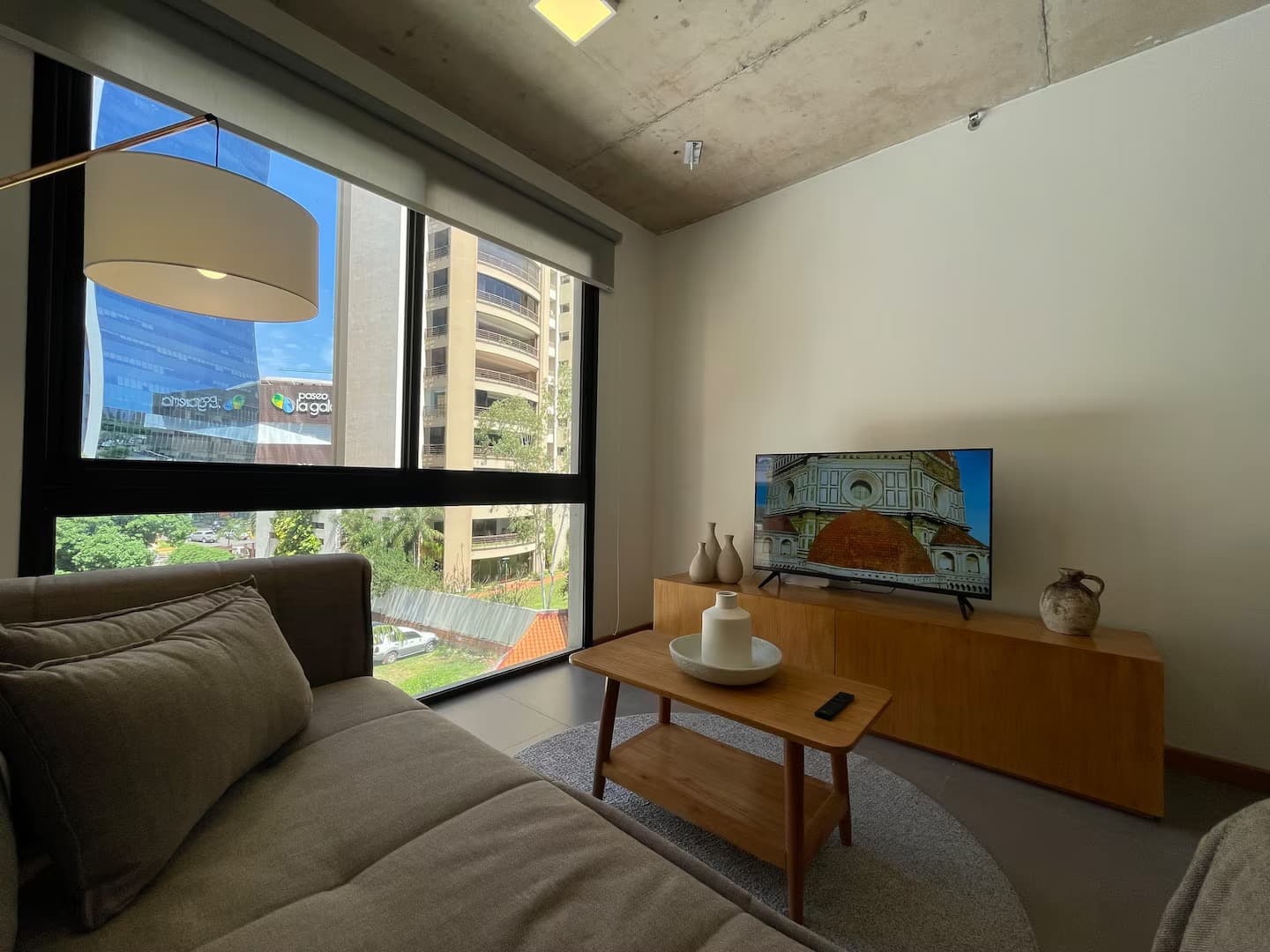 Moderno depto de 1 dormitorio amoblado a pasos del paseo la galería, foto 3