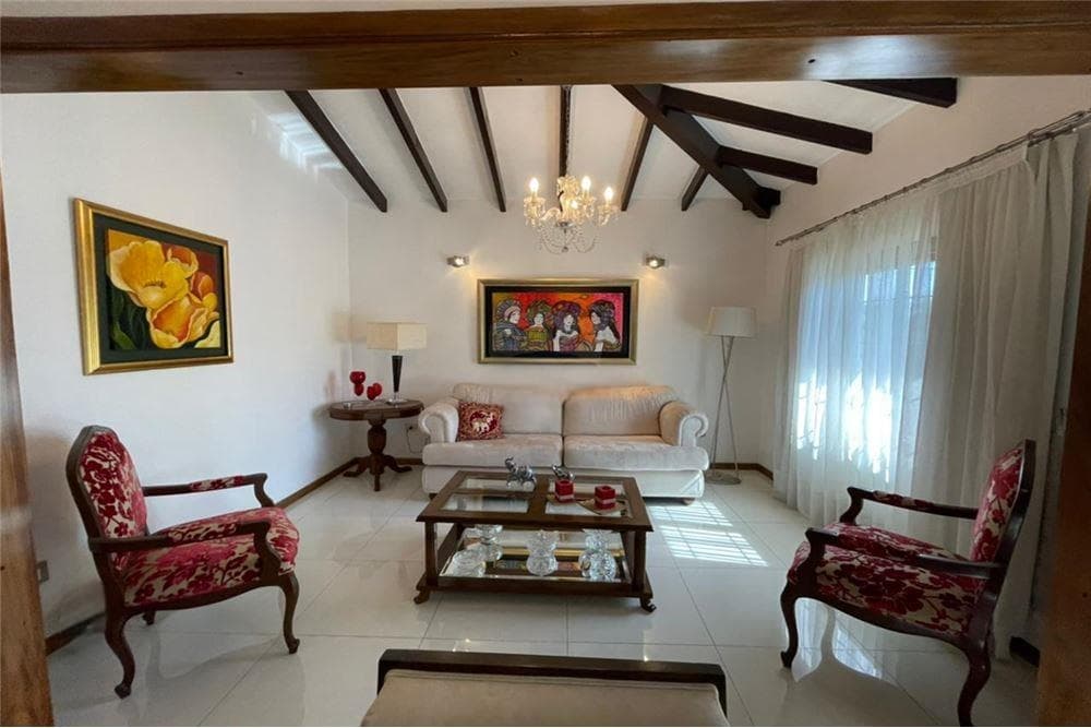 Hermosa Casa En Esquina, foto 4