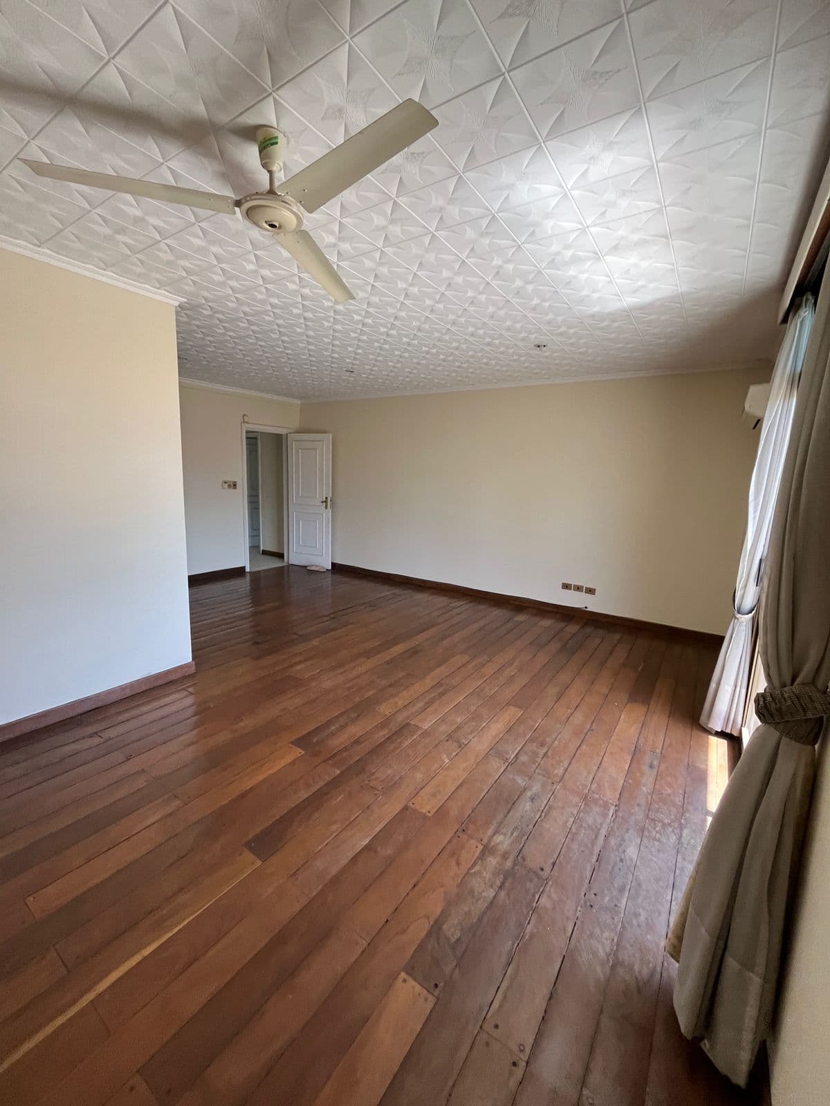 Casa en Carmelitas (para oficinas, spa, estacionamientos, clínica) — foto 3