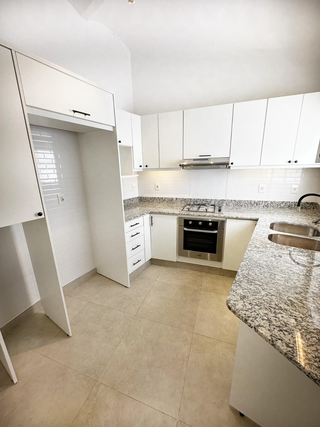 Casa para oficina en el barrio mariscal estigarribia, foto 4
