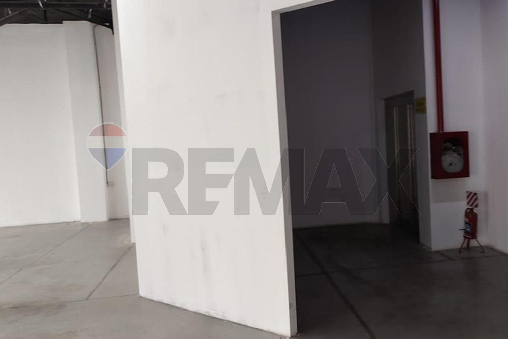 Local Comercial - Alquiler - Dr. Francia, Paraguay, foto 3