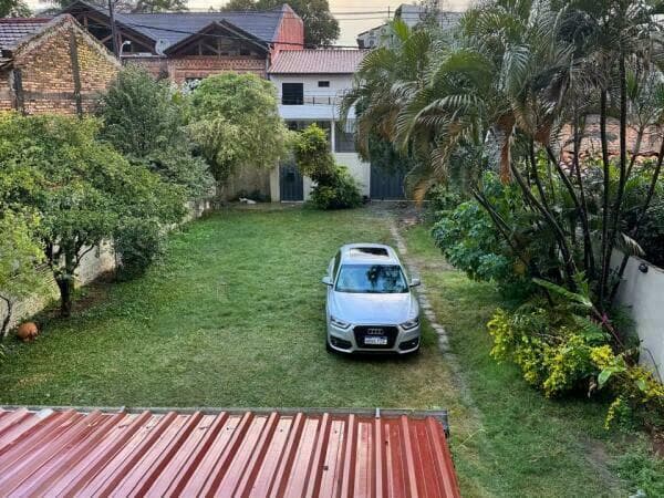 Espaciosa propiedad en los laureles!! — foto 3