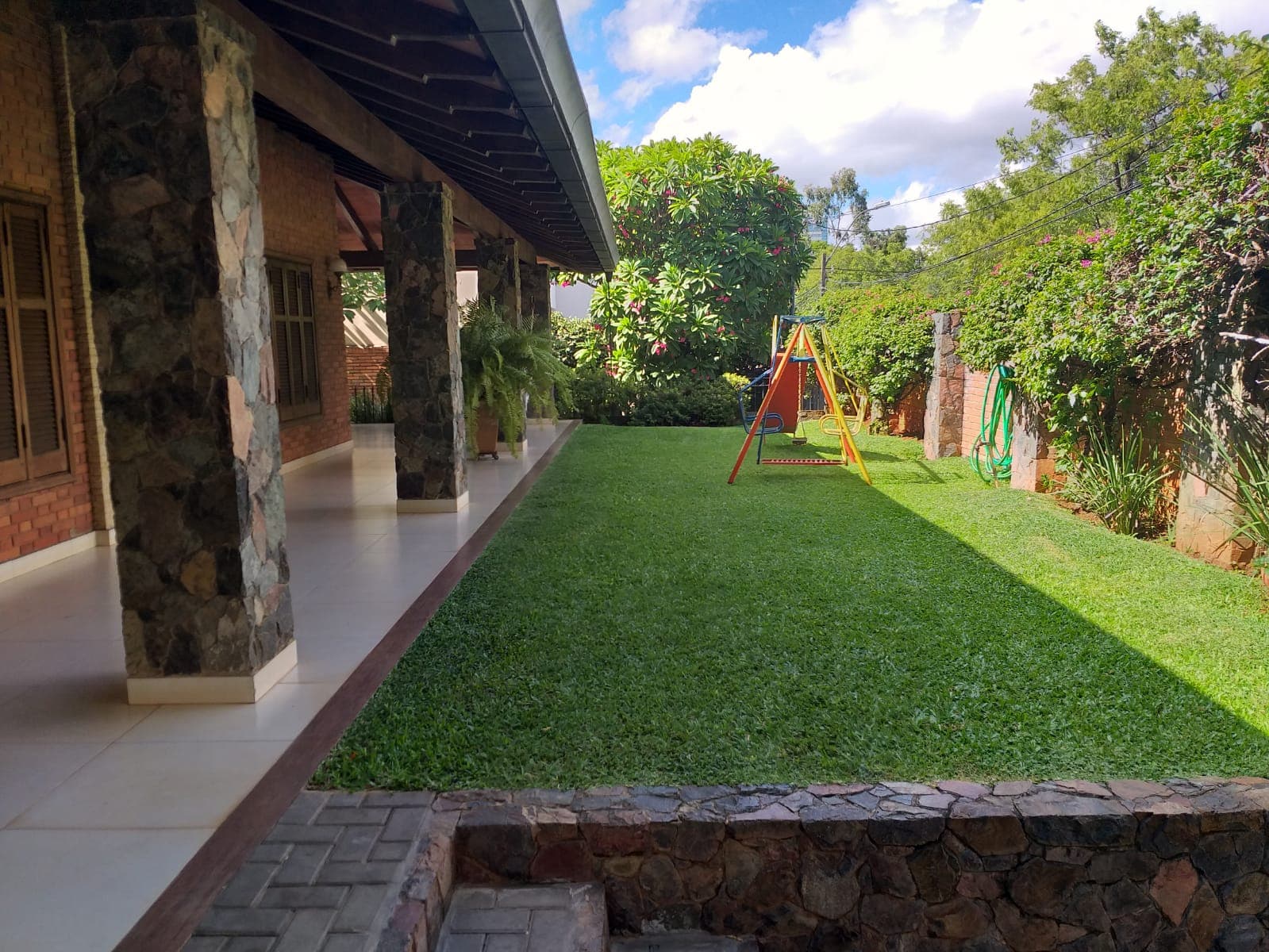 Linda Residencia en Alquiler en Asunción - Mariscal Estigarribia — foto 3