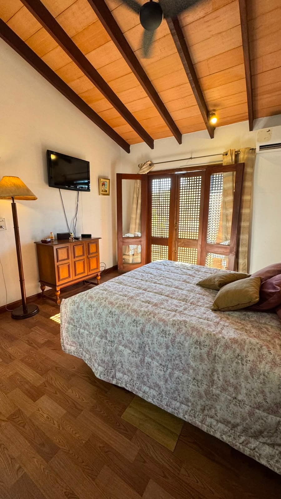 **alquilo hermosa casa con piscina y quincho en barrio Herrera**, foto 5