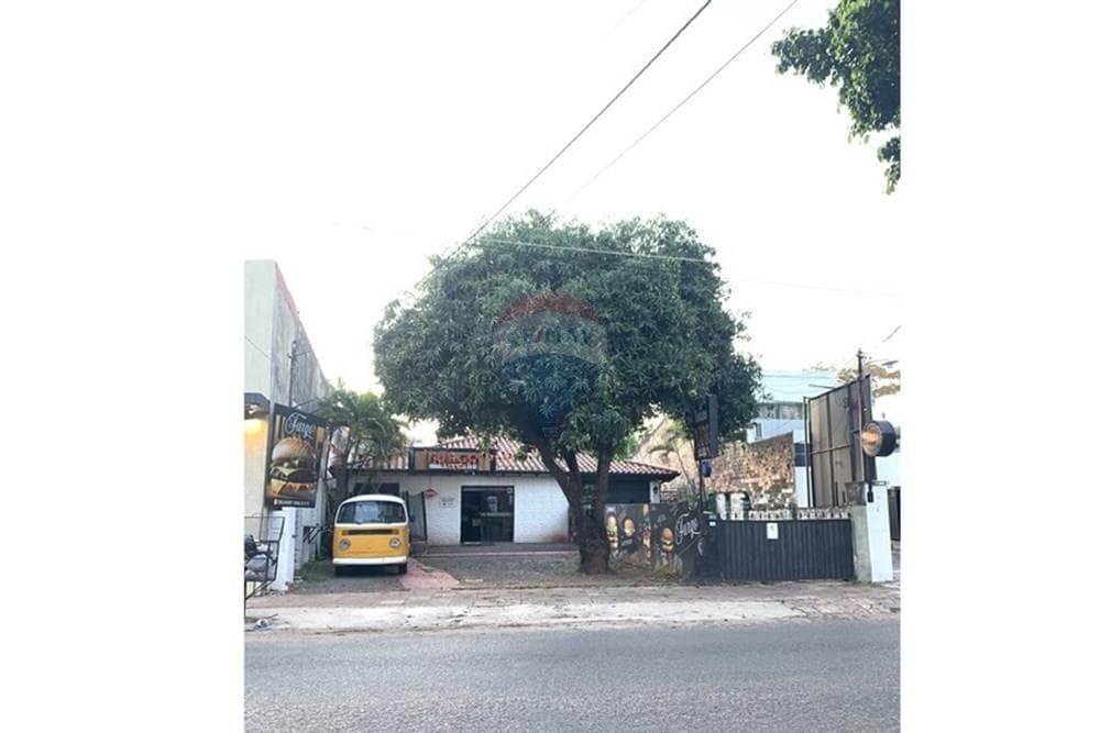 Importante terreno sobre denis roa