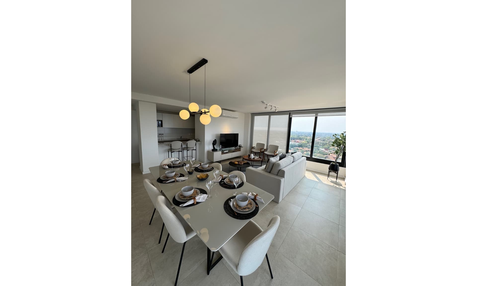 Departamento De 3 Dormitorios Totalmente Amoblado En Venta, foto 3