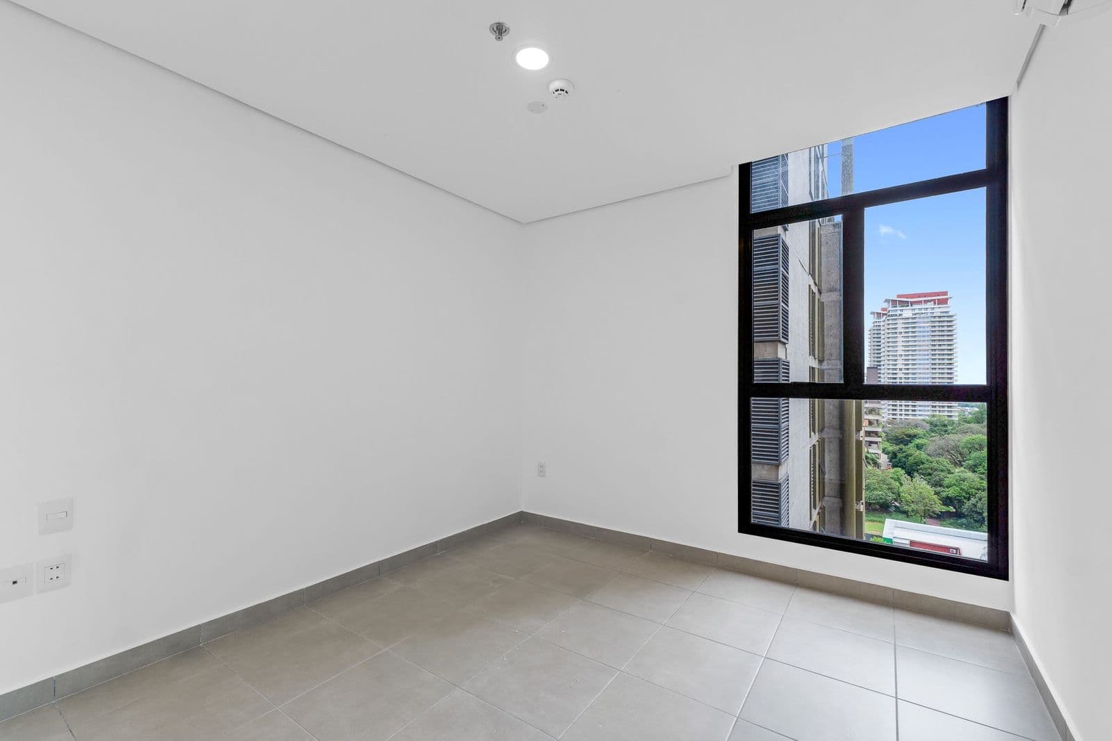 En Venta Departamento De Un Dormitorio - Torres Mirador, foto 2