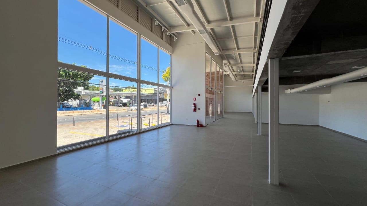 Showroom en doble nivel en la mejor ubicacion de eusebio ayala, foto 3