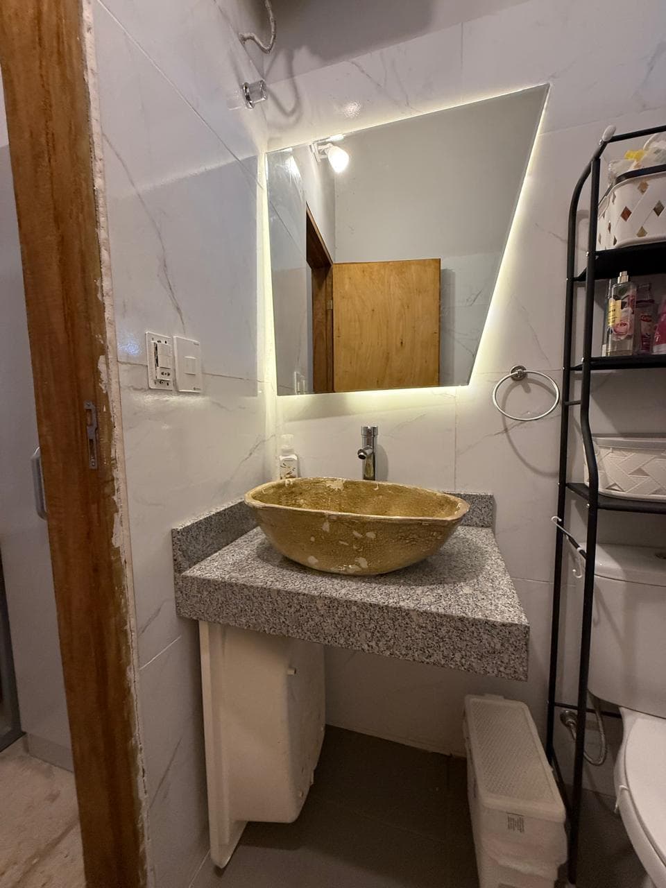 Hermosa Casa Familiar Construida + Terreno Estandar Zona Luque-sanber — foto 3