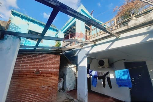 Terreno con casa a demoler, foto 3