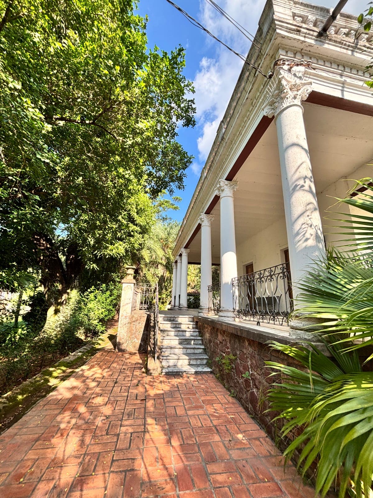 Casona histórica en alquiler en Areguá – sobre avenida principal, foto 2