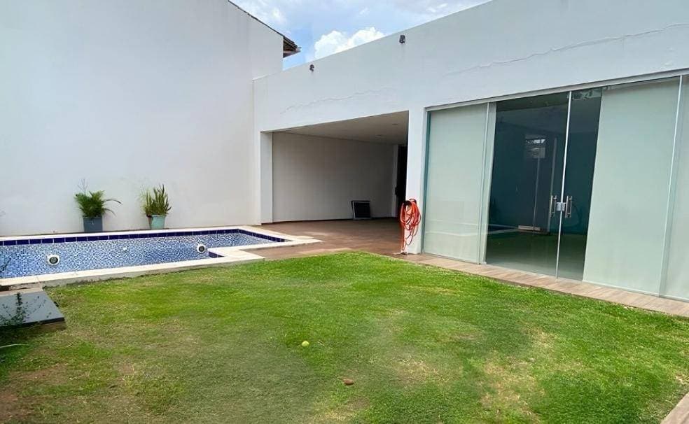 Residencia en venta en Lambaré - 3 dormitorios con pileta y quincho, foto 5