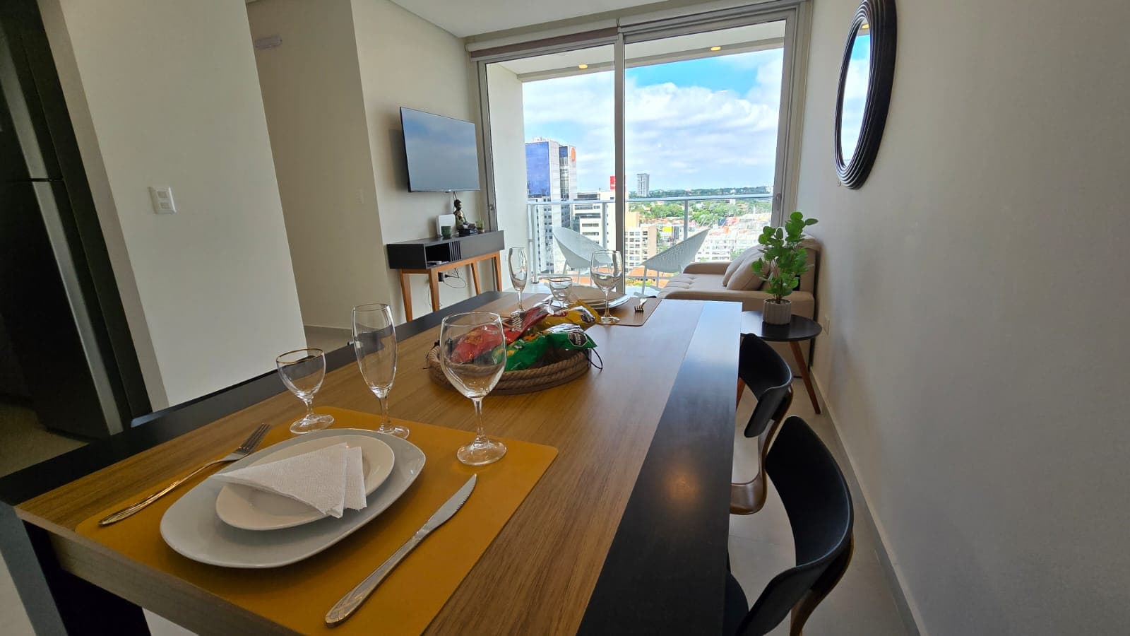 En venta departamento amoblado con renta a pasos del shopping del sol