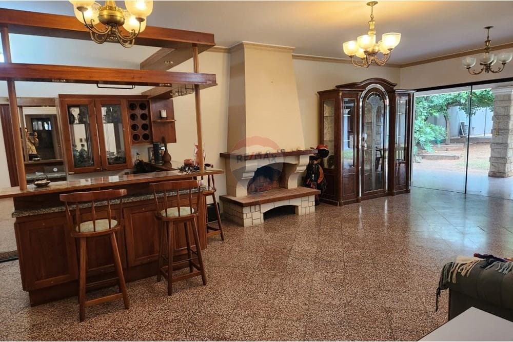Lujosa Residencia de 585 m² sobre Av. Bruno Guggiari, Lambaré (Uso Múltiple), foto 4