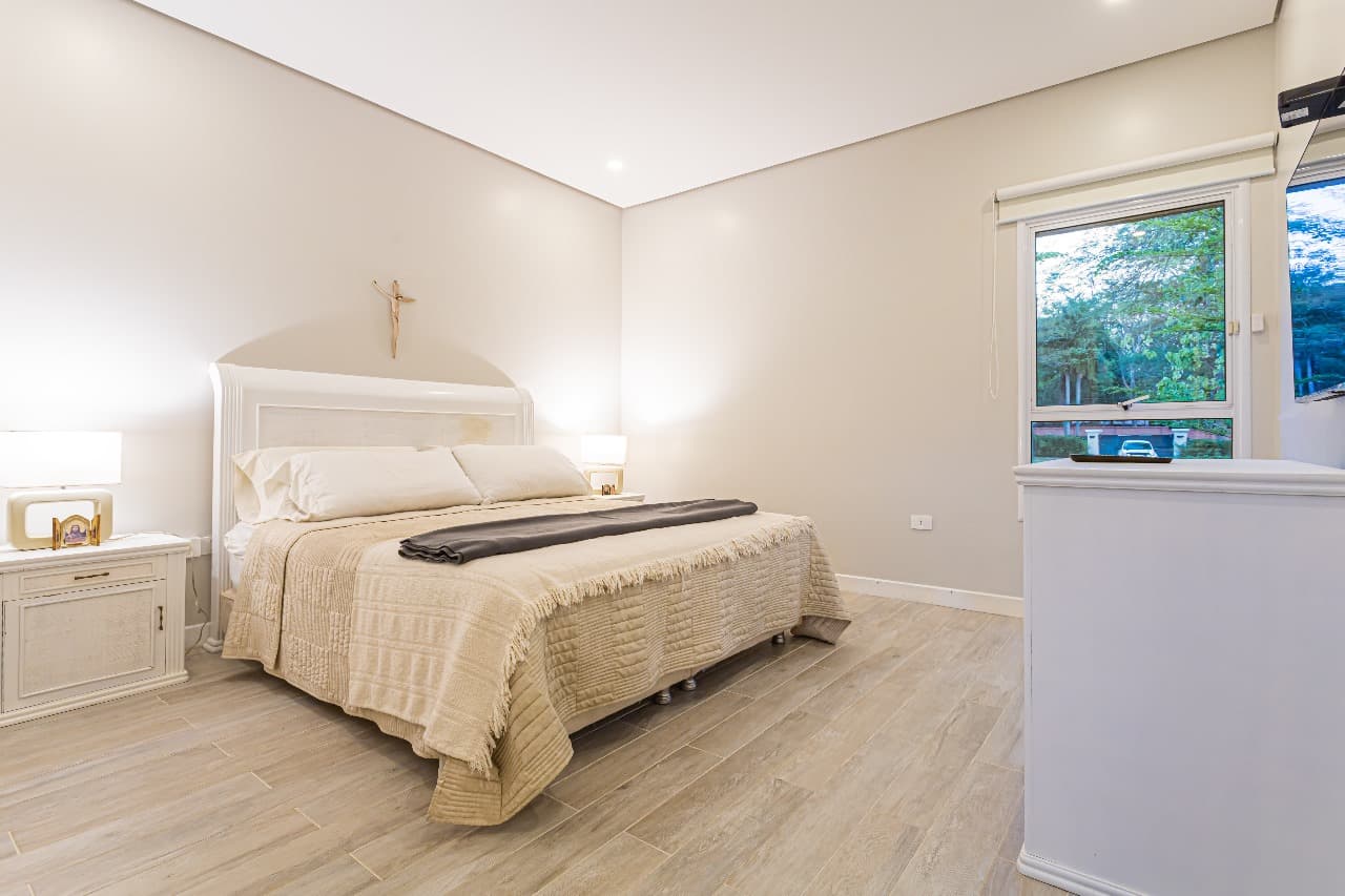 En venta lujosa y amplia residencia amoblada en la ciudad de San Bernardino, foto 3