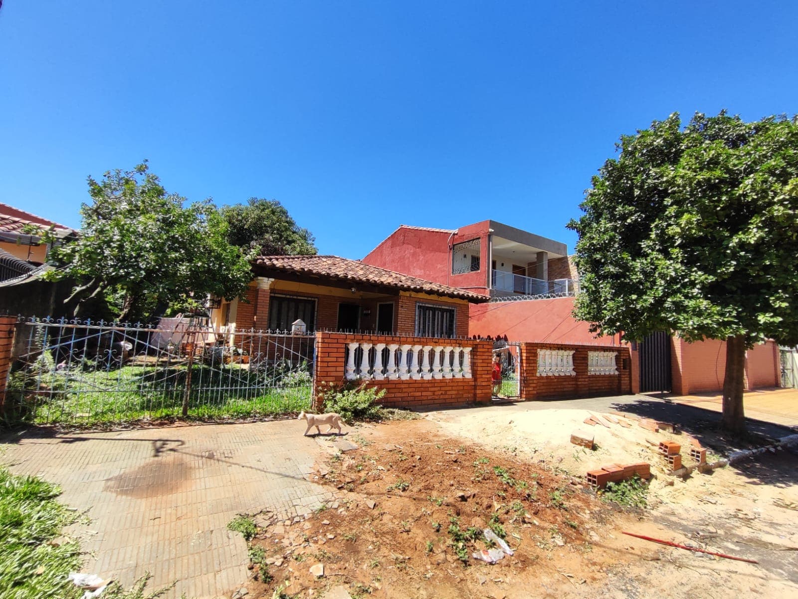 Casa En Venta En Fernando de la Mora A Precio De Terreno!!, foto 2