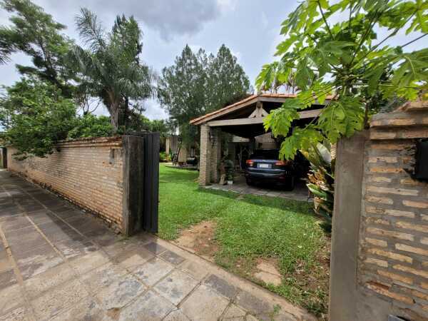 CASA EN VENTA! - Ciudad de Luque – Barrio Campo Grande