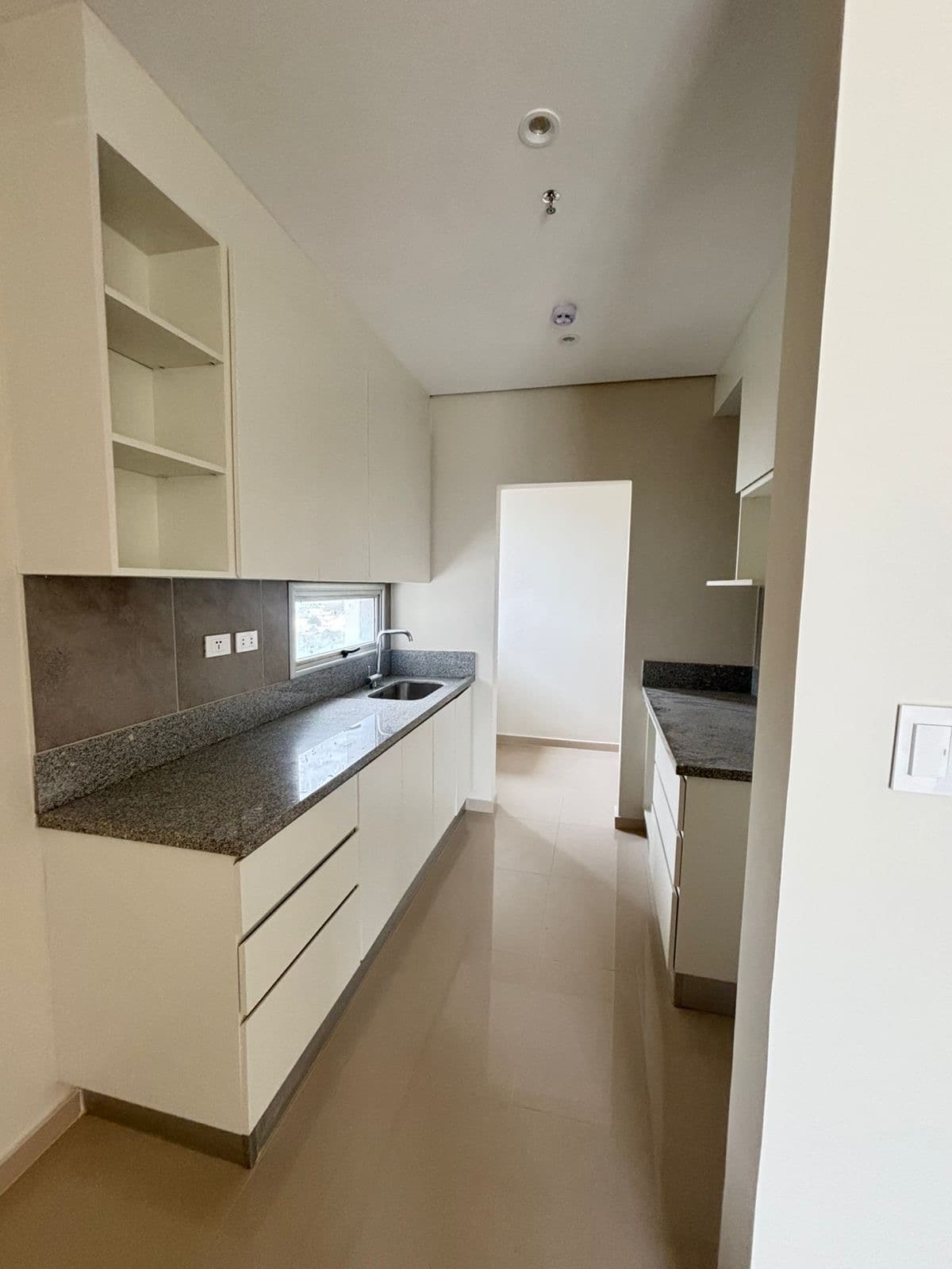 Departamento de 2 dormitorios - the avenue - av santa teresa, foto 2