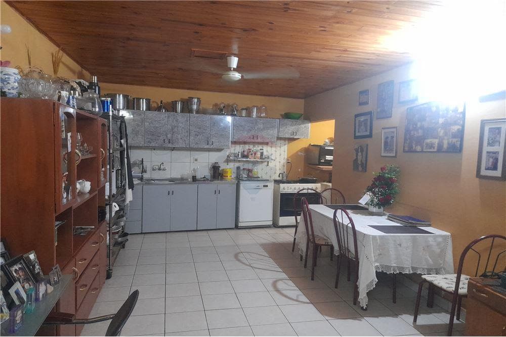 Buena casa con excelente ubicacion en venta en lambare, foto 3