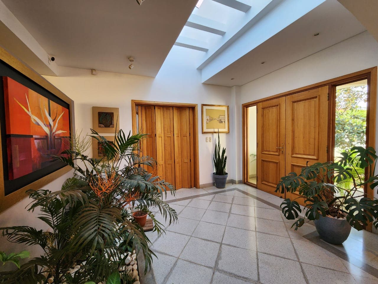 Hermosa residencia con amplio jardin - barrio san cristobal, foto 5