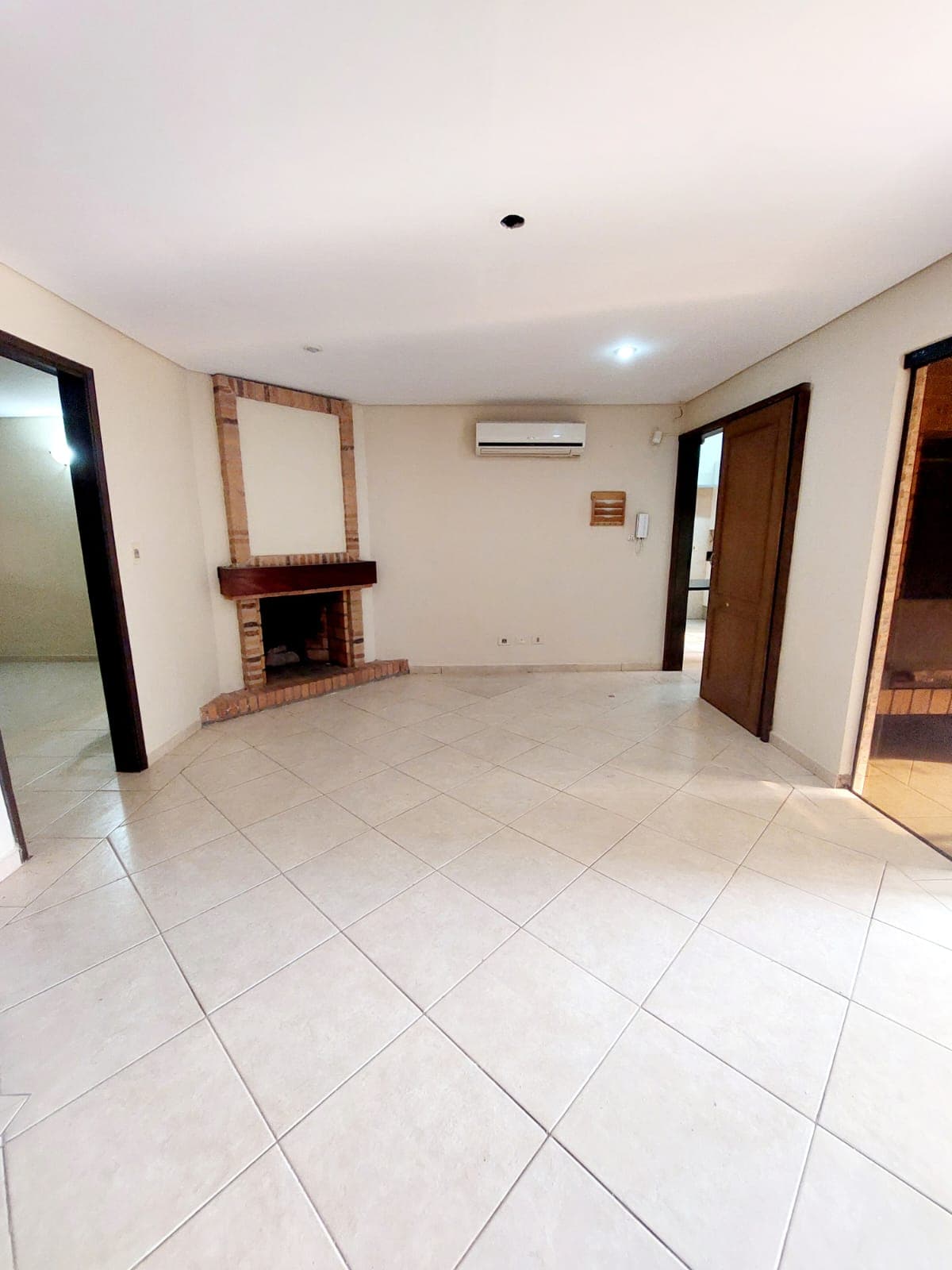Casa de 3 hab en Suite + escritorio, Barrio Mburucuya, Zona Curda, foto 5