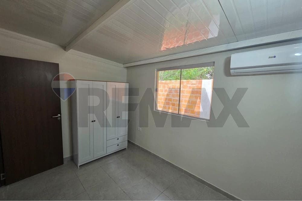 Chalet - Alquiler - Luque, Central, Paraguay — foto 4