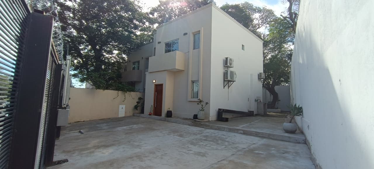 En venta hermosa Casa tipo Duplex Zona Yacht, foto 3