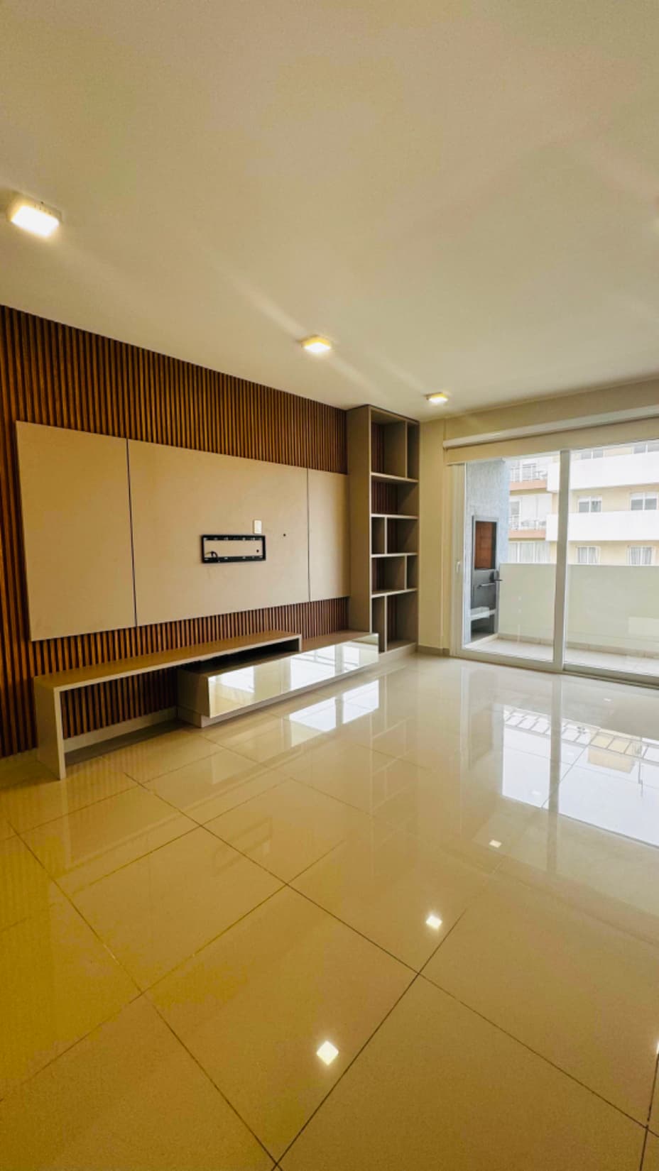 Amplio dpto semi nuevo Villa Morra:, foto 1