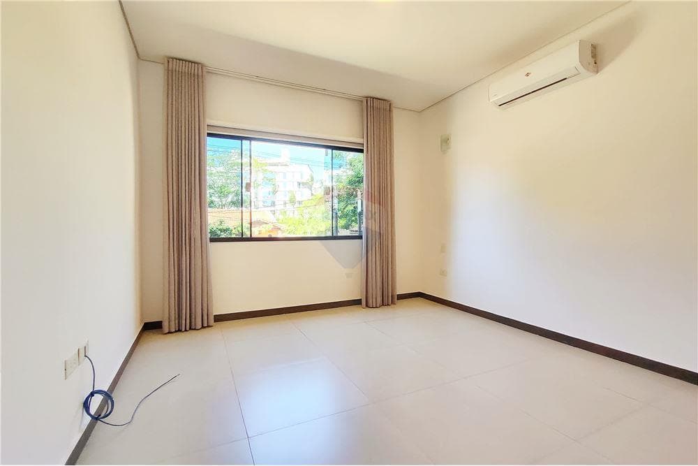 Casa alquiler lambare av. Del yacht — foto 5