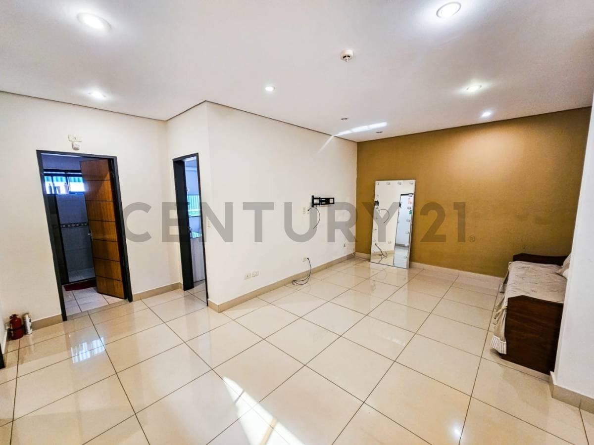 En Venta Casa Pareada en Lambaré, foto 5