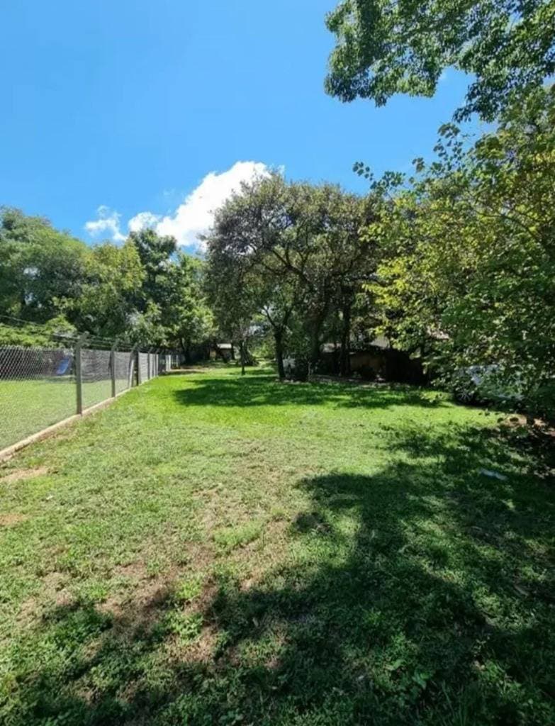 De amplio terreno de 1.200 m2, foto 3