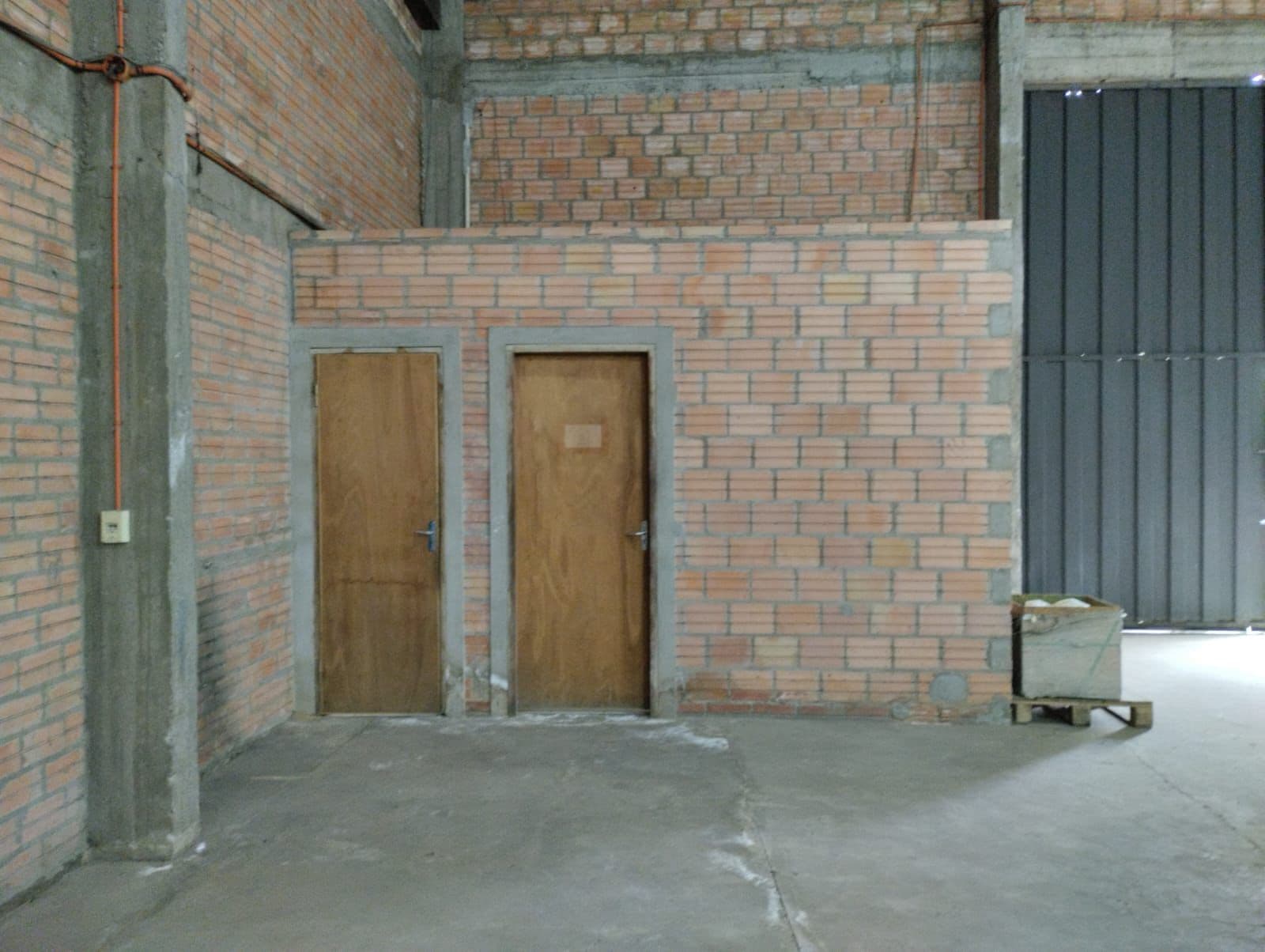 En Alquiler Amplio Depósito de 900 m2 libres en Mariano Roque Alonso A452, foto 3