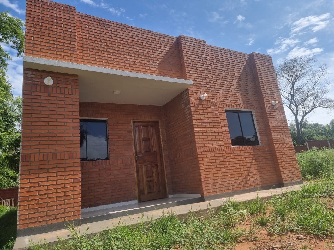 Vm/ vendo hermosa casa en Capiatá barrio álamo