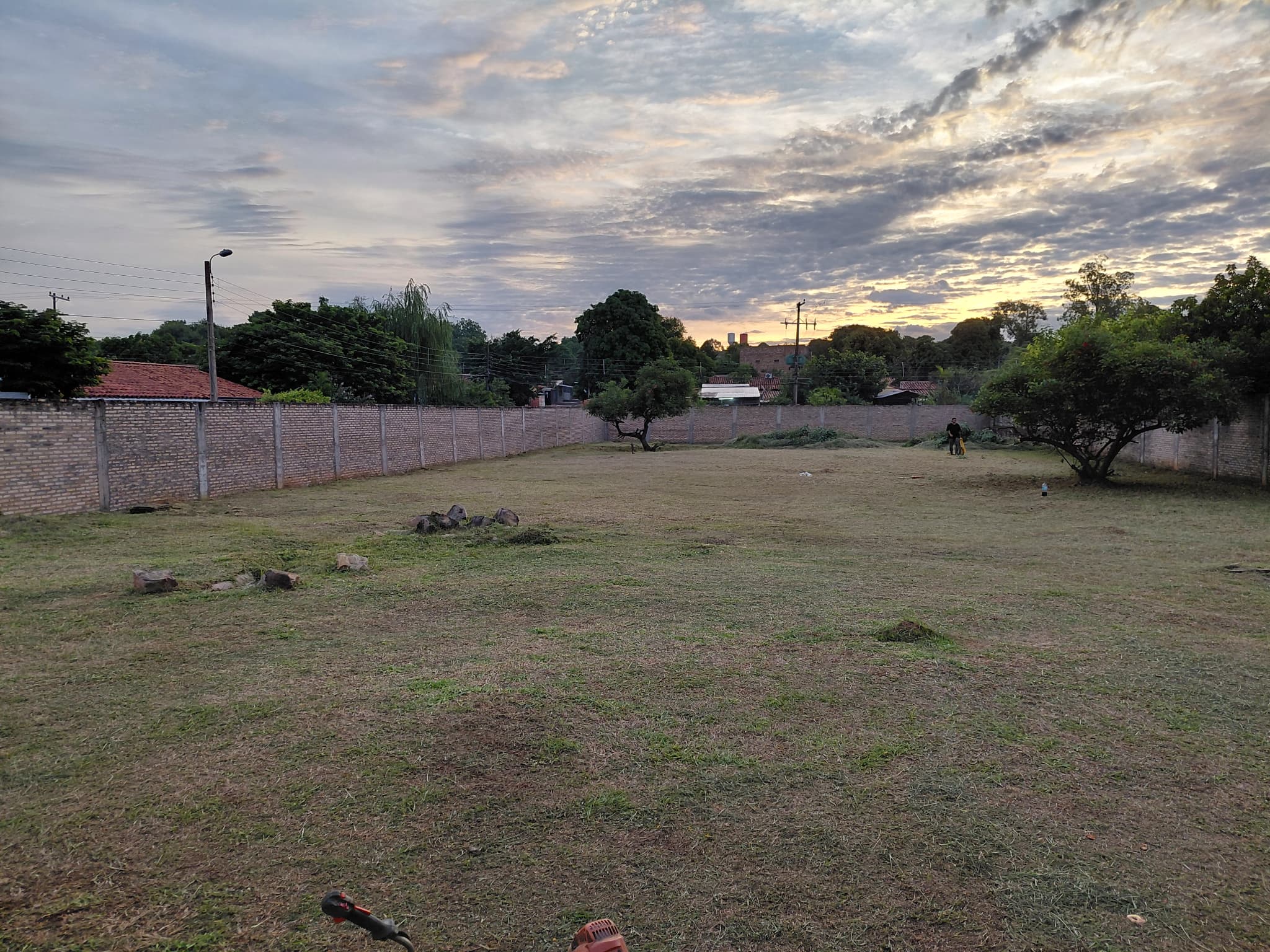 Amurallado En Esquina Nivelado Y Estrategico. Terreno 721 M2 — foto 2