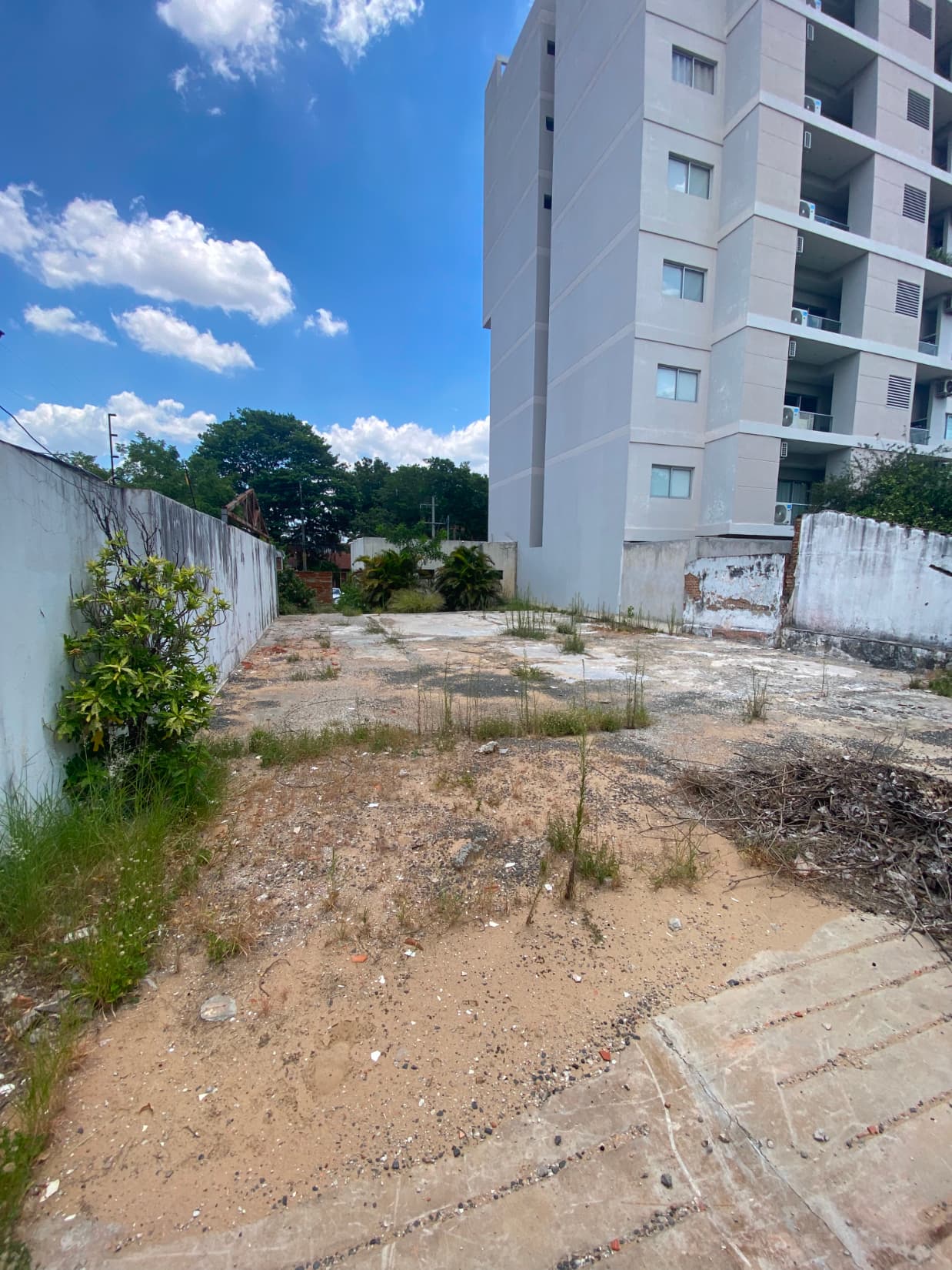 Vendo terreno en el barrio Recoleta en la ciudad de asuncion