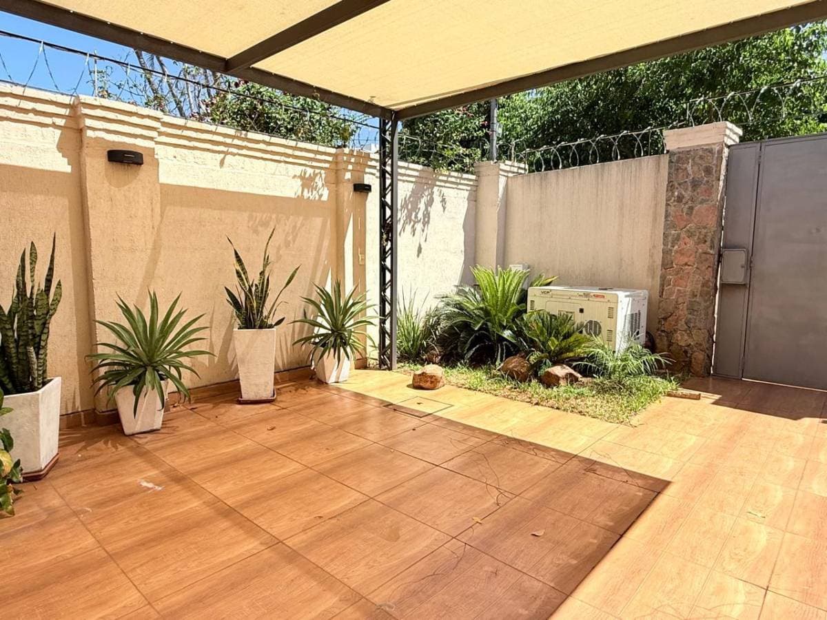 En venta residencia de 4 habitaciones en Bº Recoleta, foto 3